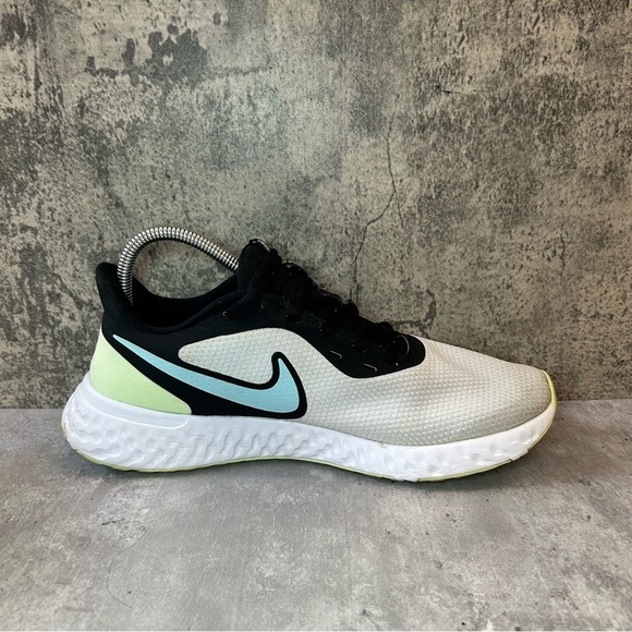 Nike Revolution Running Shoes Womens sz 11 - white/black - Picture 3 of 7